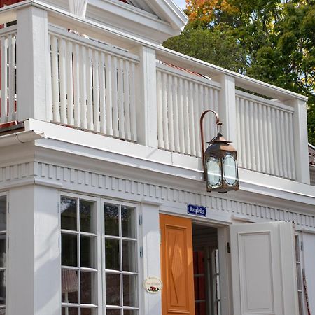 Hem Till Garden Boutique Hotel Västerås Kültér fotó