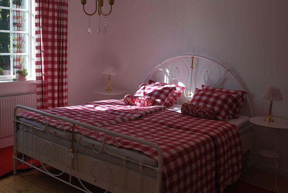 Hem Till Garden Boutique Hotel Västerås Kültér fotó