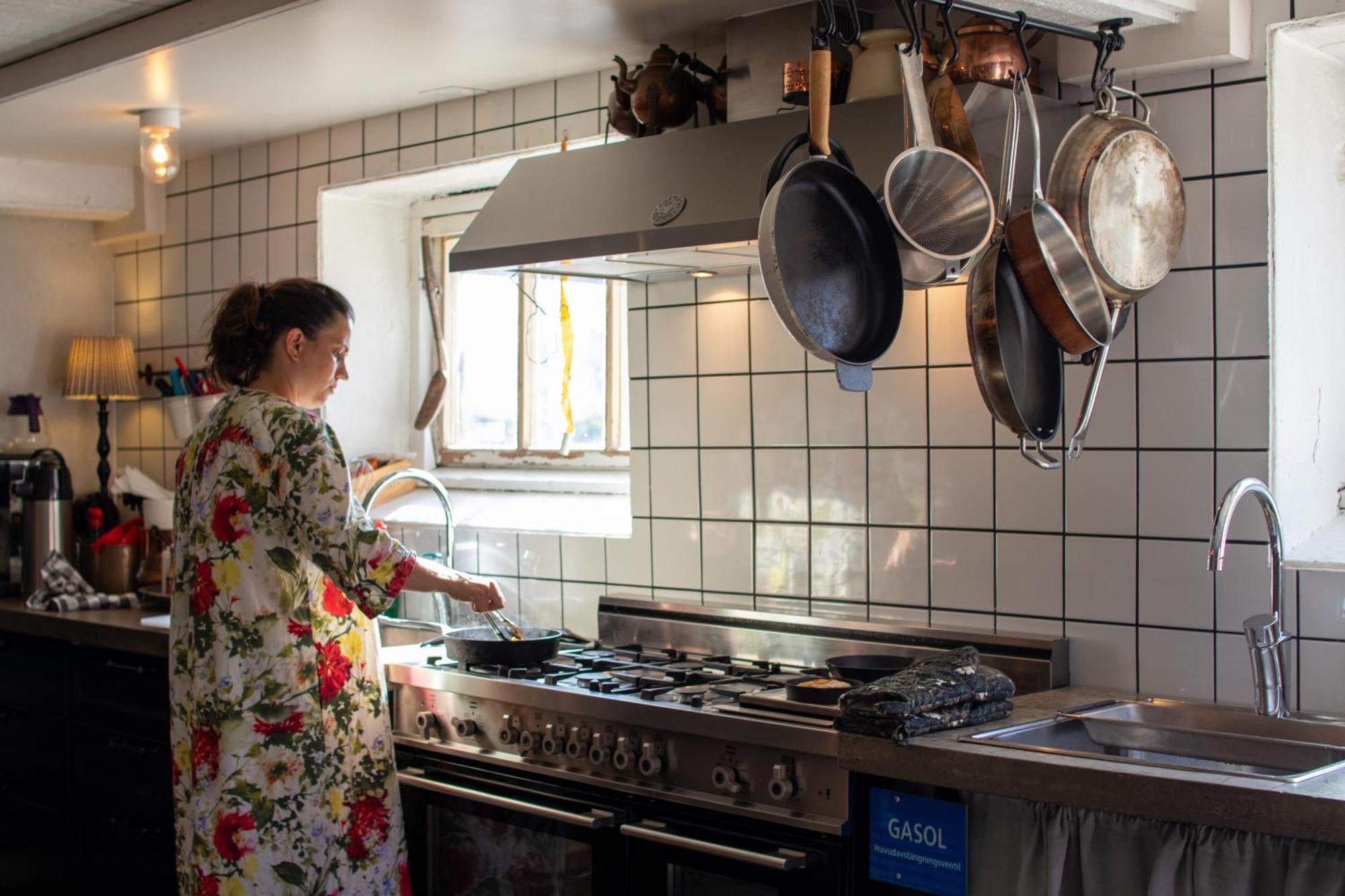 Hem Till Garden Boutique Hotel Västerås Kültér fotó