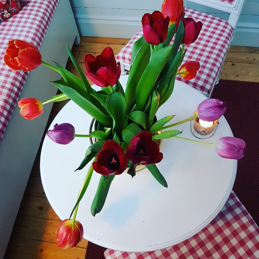 Hem Till Garden Boutique Hotel Västerås Kültér fotó