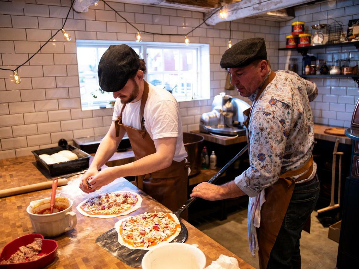 Hem Till Garden Boutique Hotel Västerås Kültér fotó